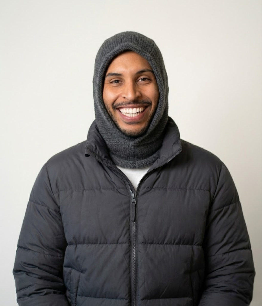 KNIT BALACLAVA HOOD.