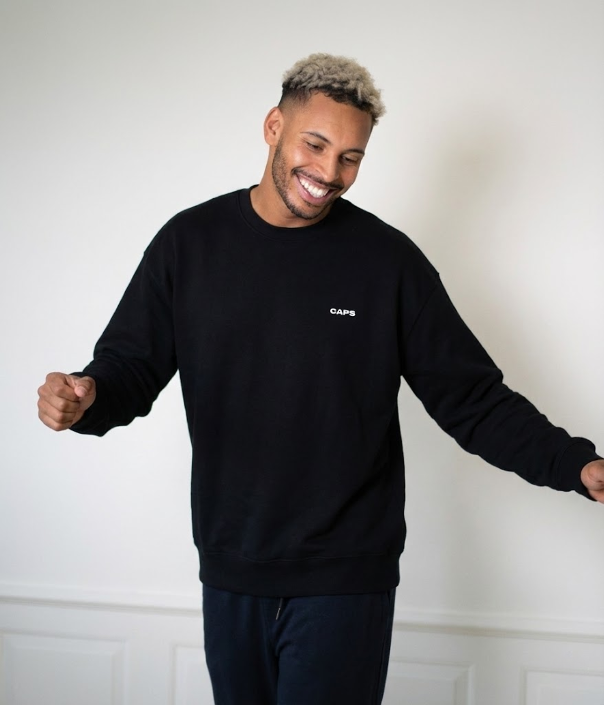 LOGO SWEATER.